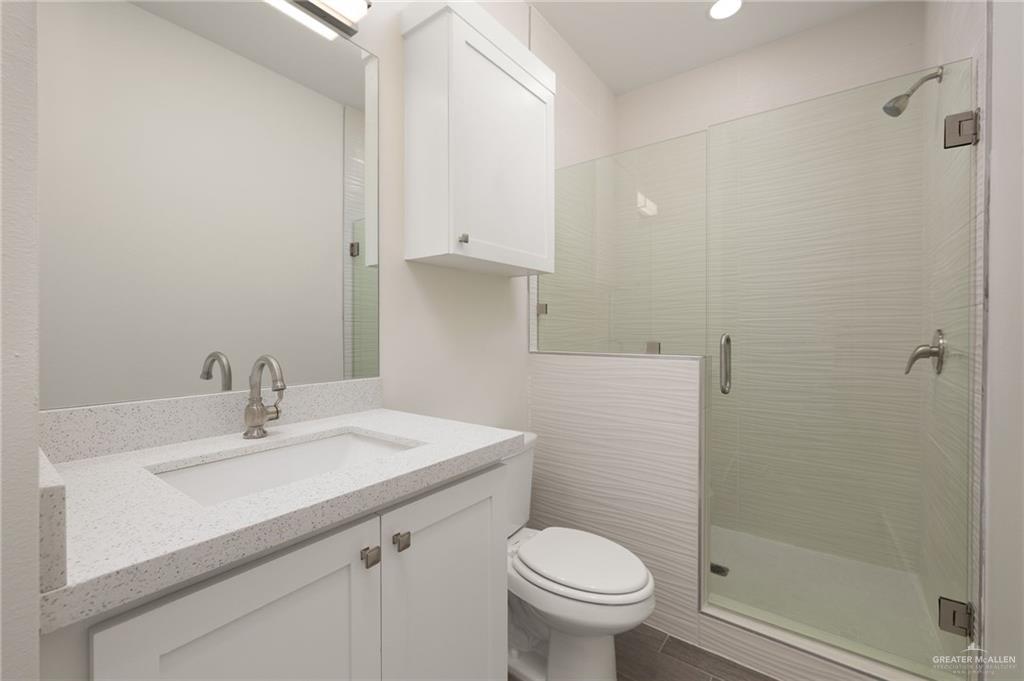 Photo 11 of 608 Emerald Avenue