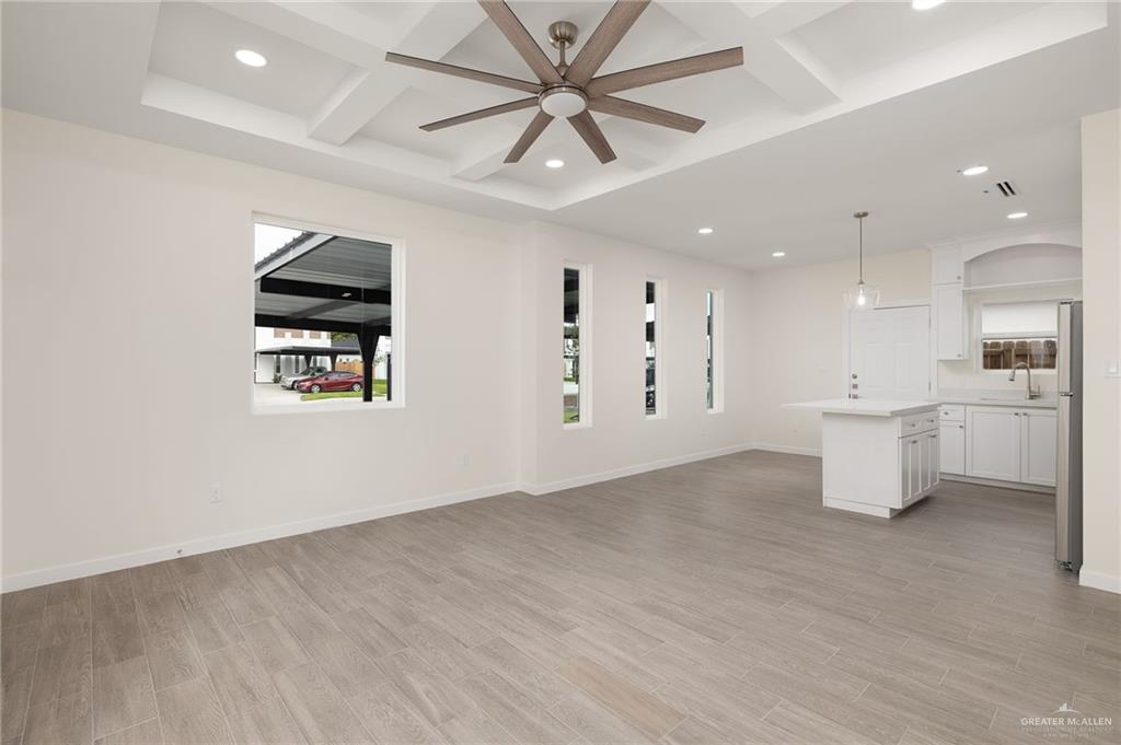Photo 5 of 608 Emerald Avenue