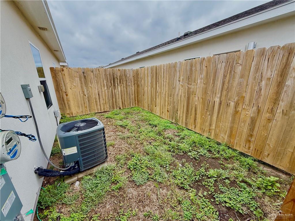 Photo 8 of 3109 Kenwood Street