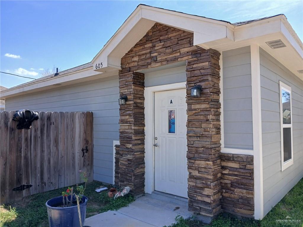 Photo 3 of 605 Cypress Avenue