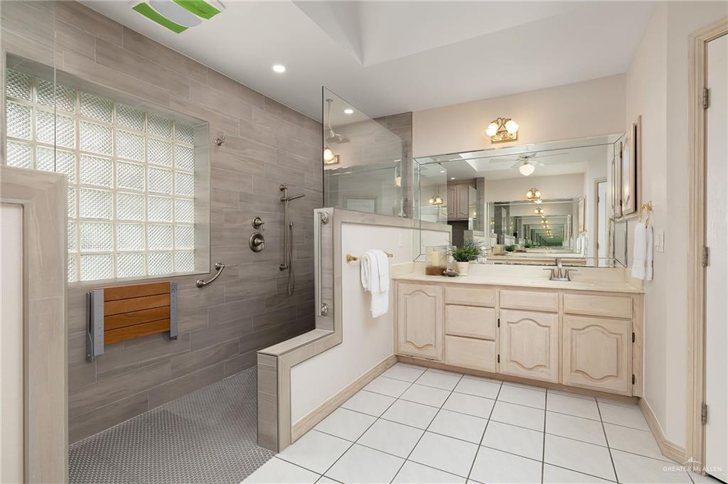 Photo 21 of 320 Thunderbird Avenue