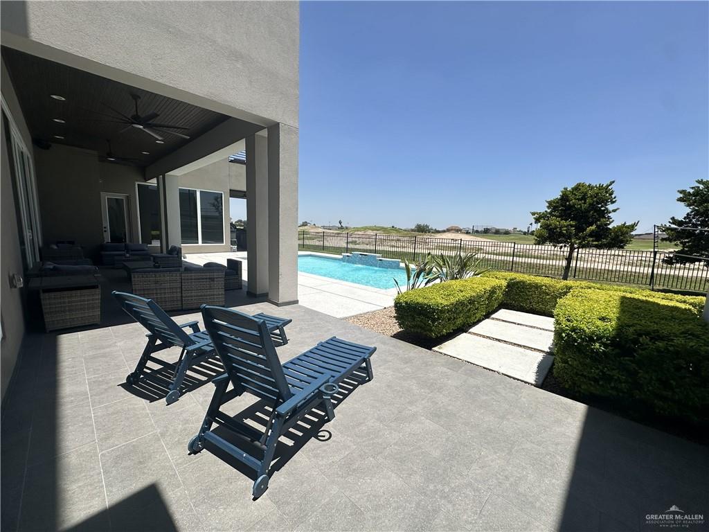 Photo 3 of 2500 Chanel Drive