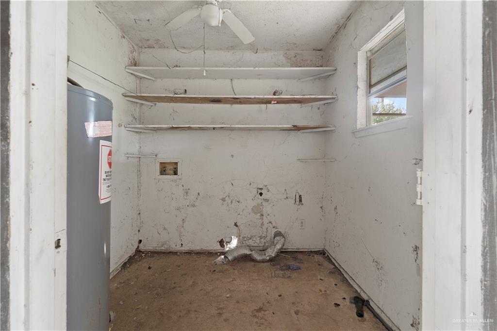 Photo 15 of 924 Greenlawn Street