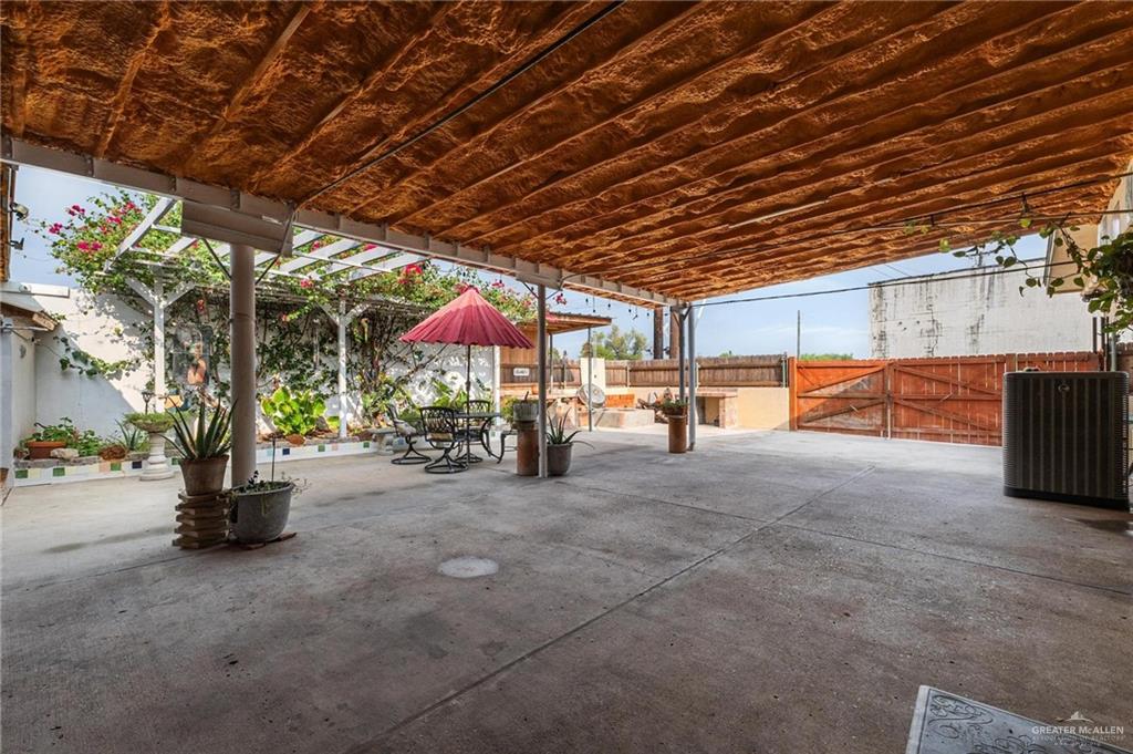Photo 23 of 293 7th Street