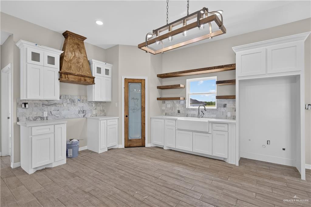Photo 5 of 5988 Solana Avenue