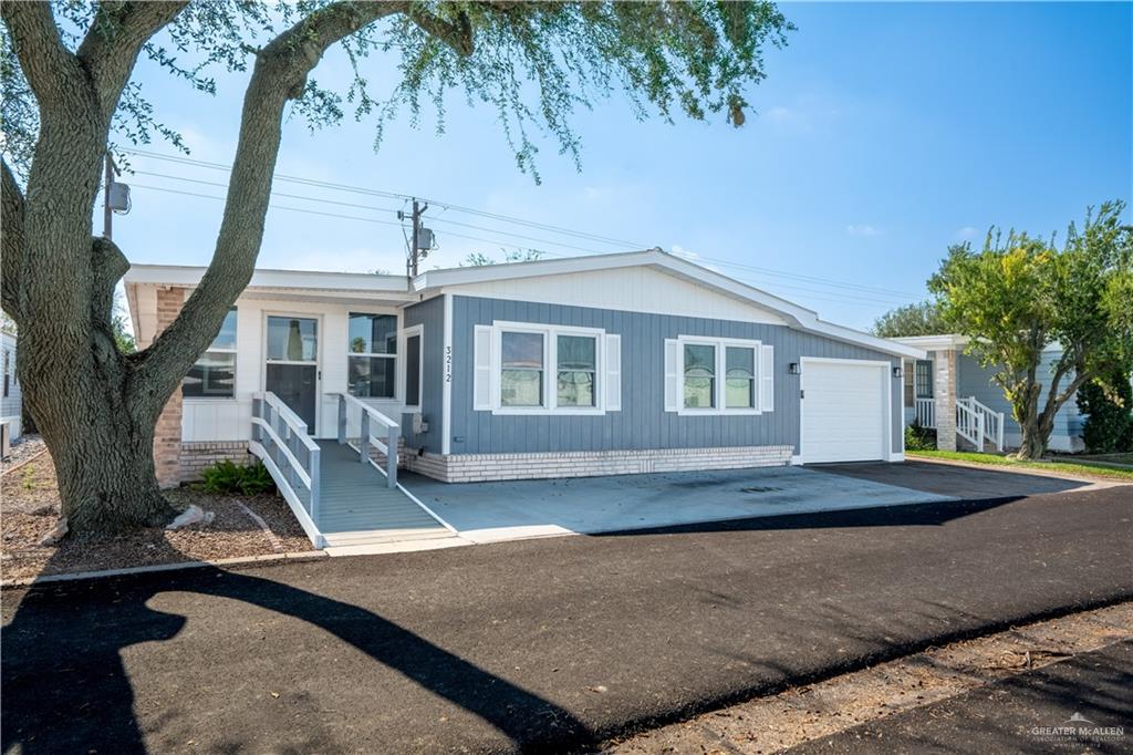 Photo 4 of 3212 San Jacinto Drive