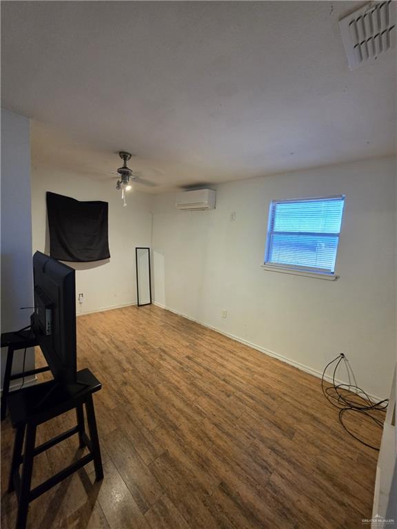 Photo 4 of 1121 Mahl Street