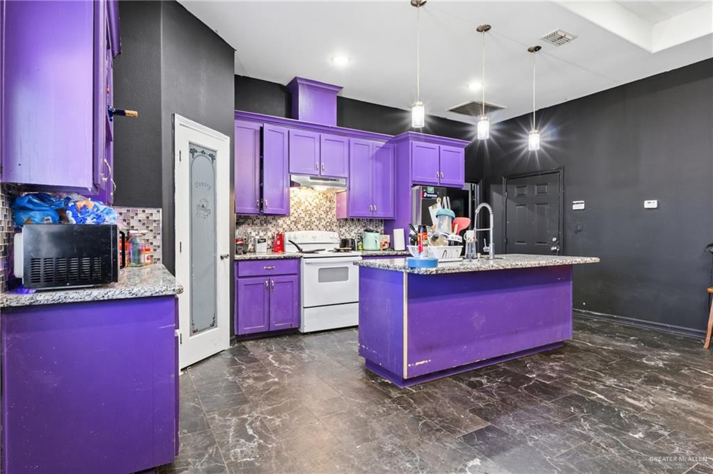 Photo 4 of 1303 Canary Lane