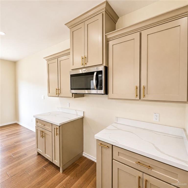 Photo 7 of 17993 Spruce Street