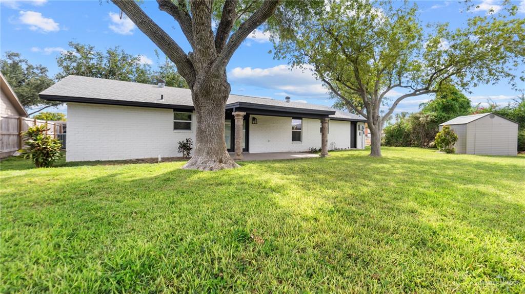 Photo 4 of 1718 Redbud Avenue