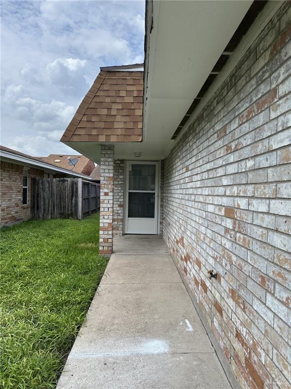 Photo 6 of 700 Iris Avenue