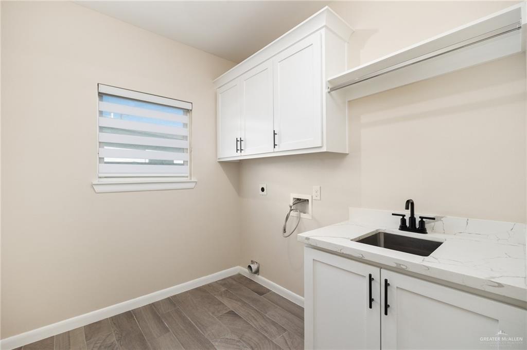 Photo 19 of 3418 Coppermine Avenue