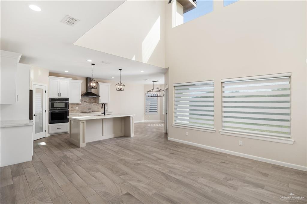 Photo 9 of 3418 Coppermine Avenue
