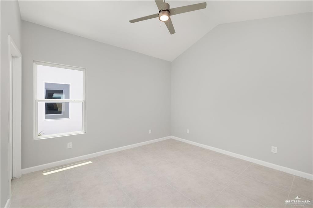 Photo 15 of 800 Oriole Road