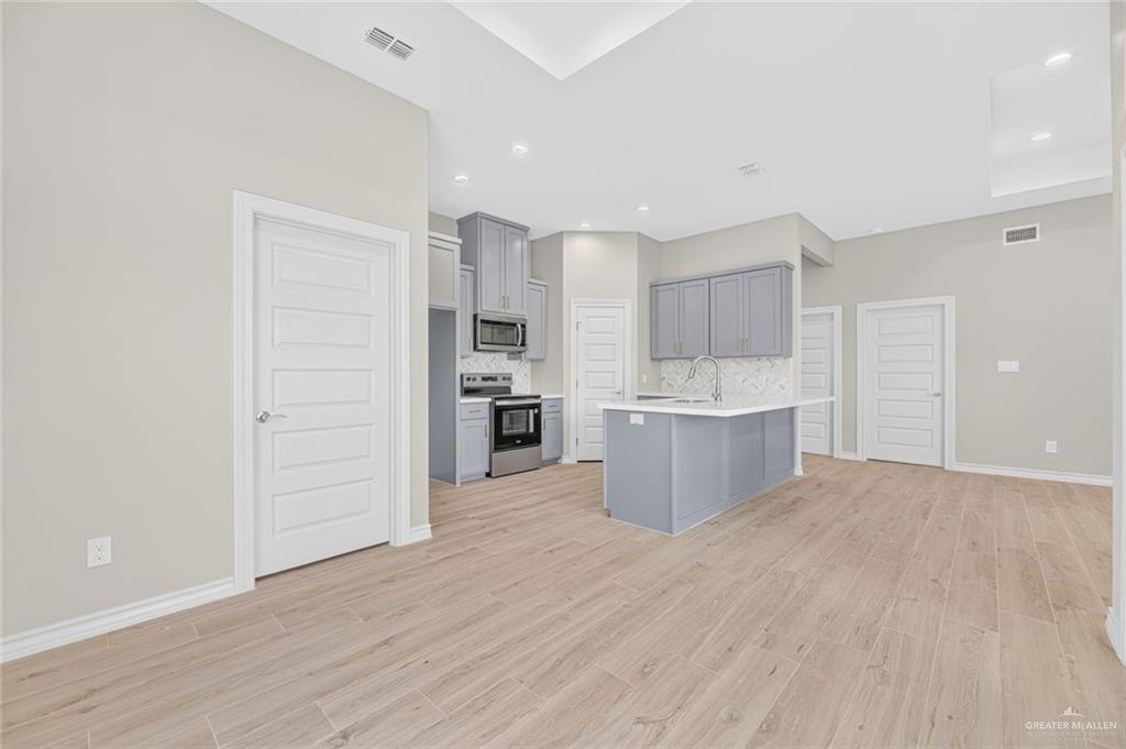Photo 4 of 4200 Shaquille Avenue