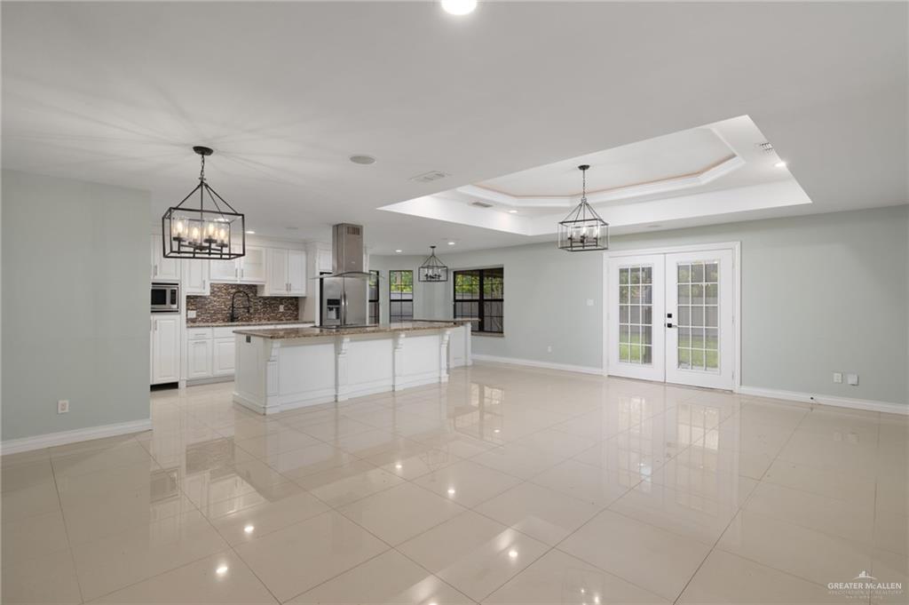 Photo 3 of 3300 Kiwi Avenue