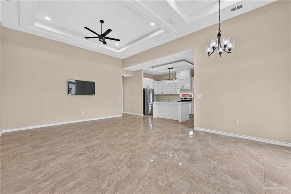Photo 7 of 520 Pine Oak Street
