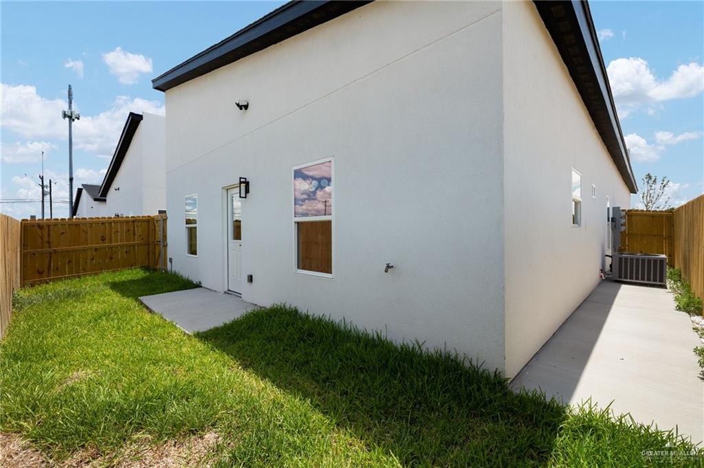 Photo 13 of 1504 Samara Avenue #1