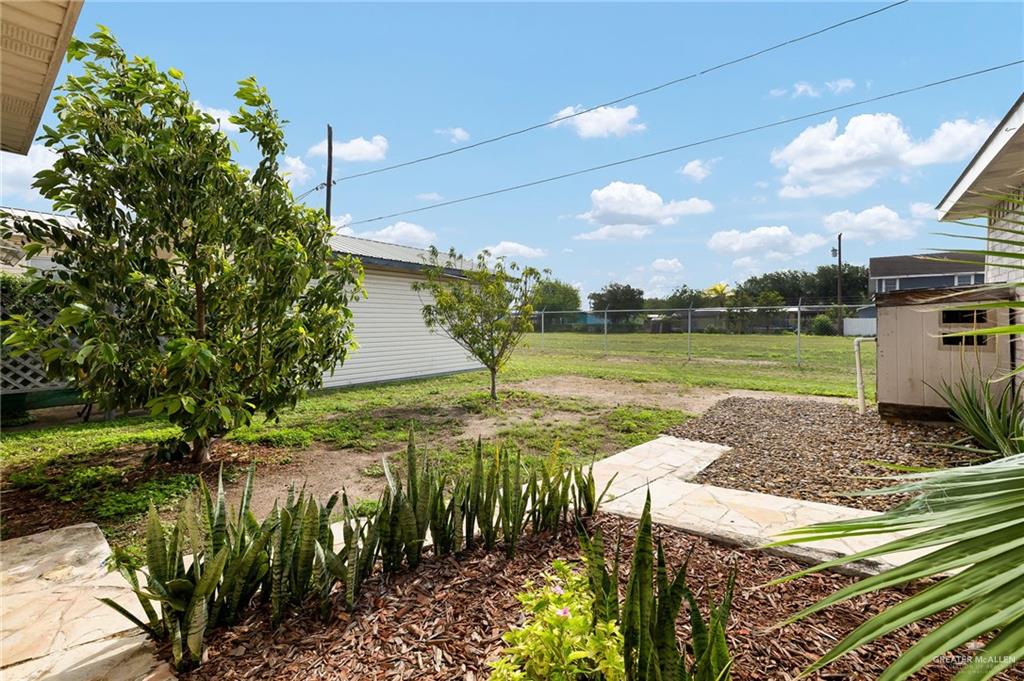 Photo 14 of 1038 El Paseo Drive