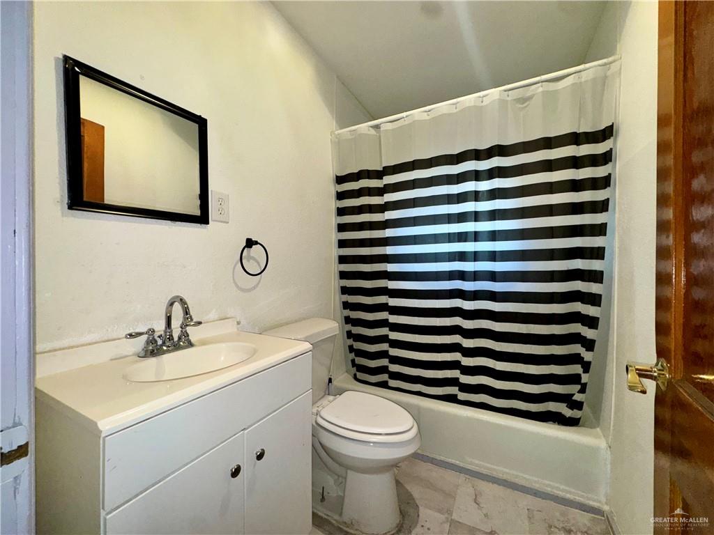 Photo 8 of 1601 Redwood Avenue
