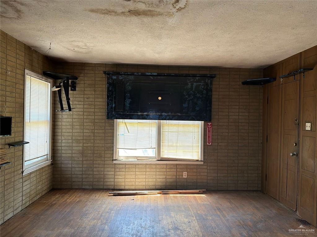 Photo 10 of 430 Canterbury Drive