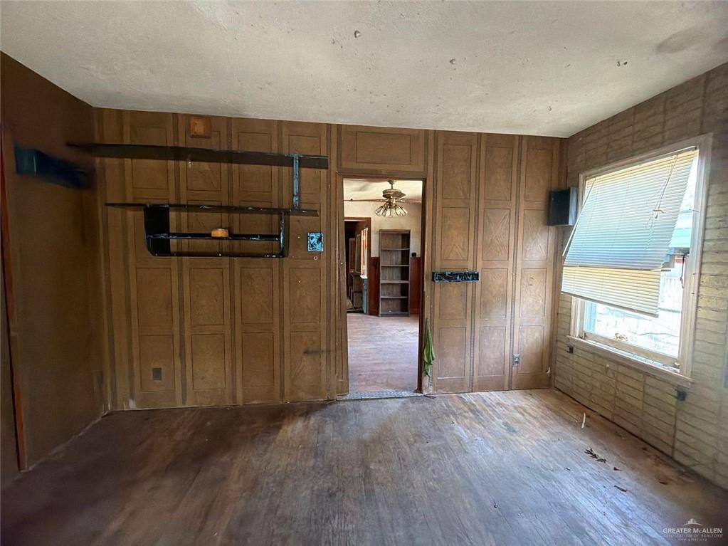 Photo 11 of 430 Canterbury Drive