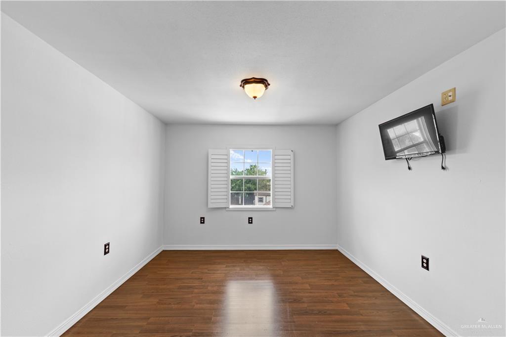 Photo 19 of 906 San Cristobal Street