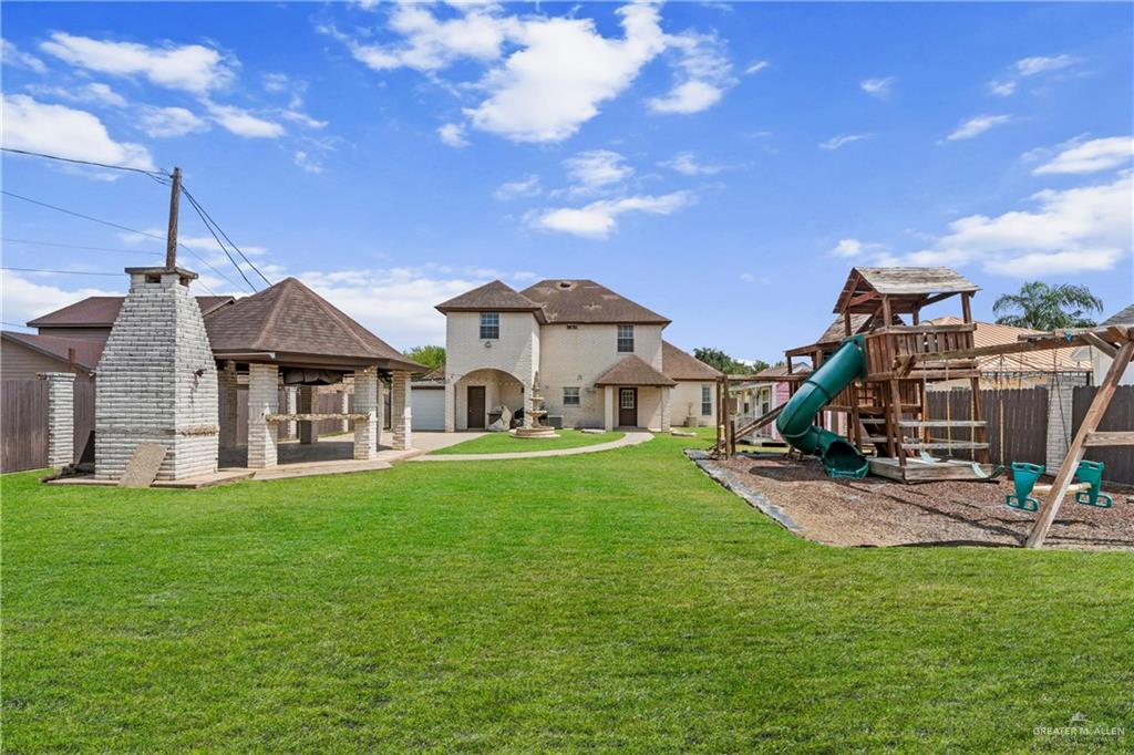 Photo 2 of 906 San Cristobal Street
