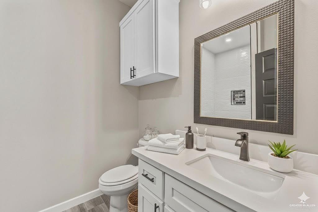 Photo 12 of 2404 San Pascual Street