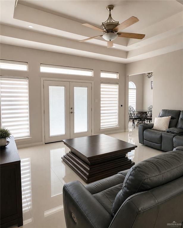 Photo 6 of 809 Tulipan Street