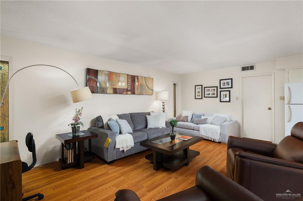 Photo 2 of 800 Dallas Avenue #17