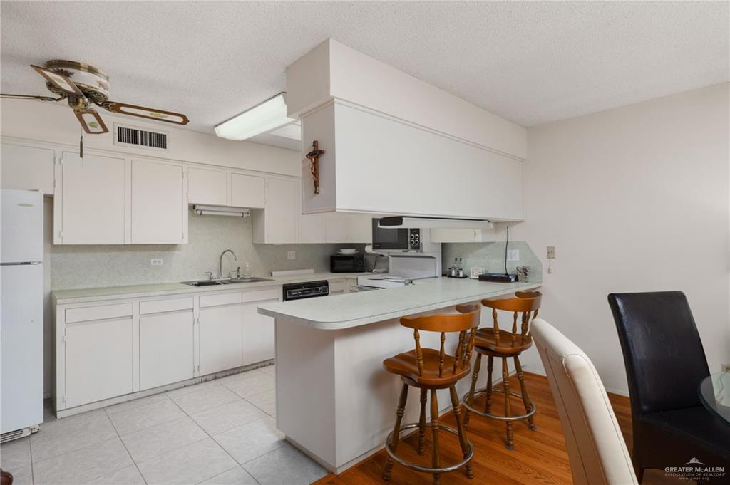 Photo 6 of 800 Dallas Avenue #17