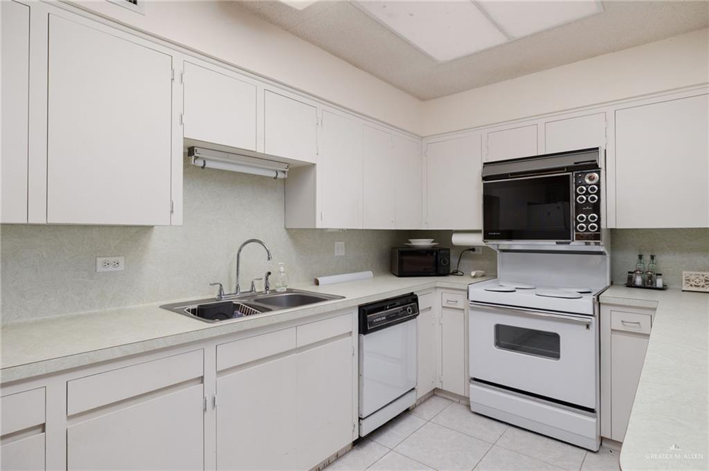 Photo 7 of 800 Dallas Avenue #17