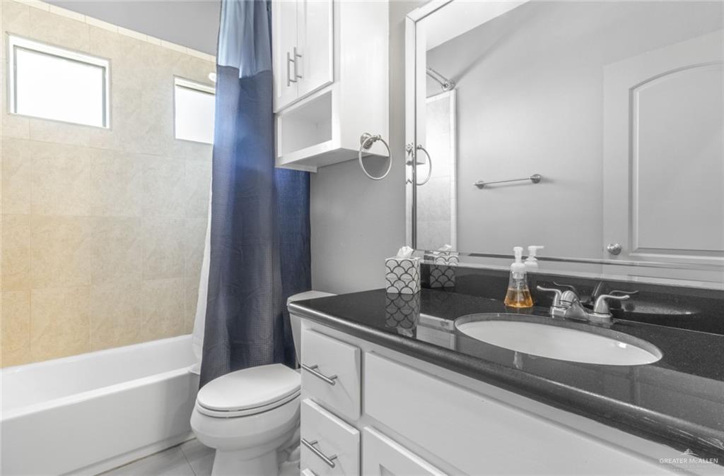 Photo 9 of 1321 Camellia Avenue #4