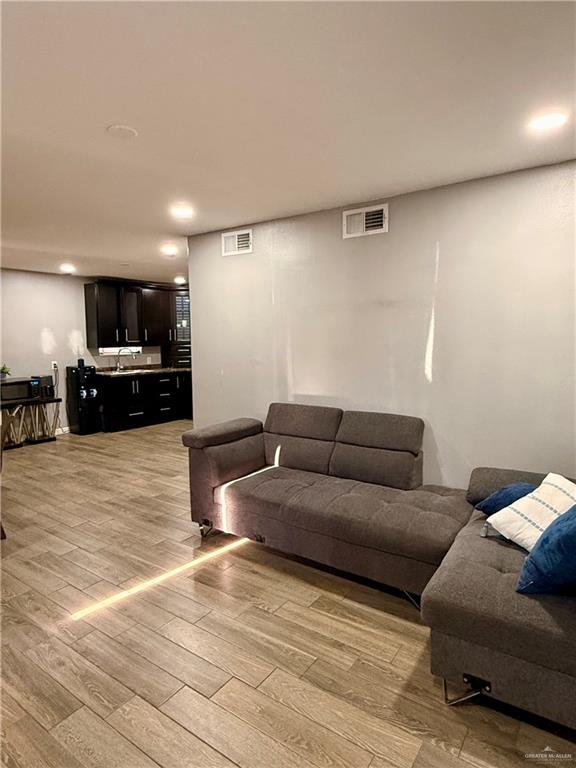 Photo 10 of 53 Albeza Avenue