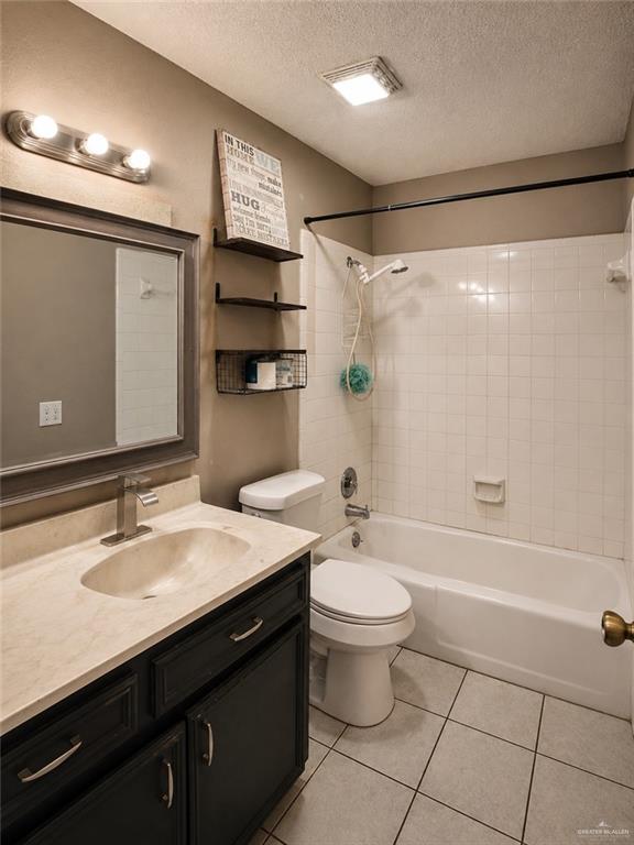 Photo 11 of 2423 Live Oak Street
