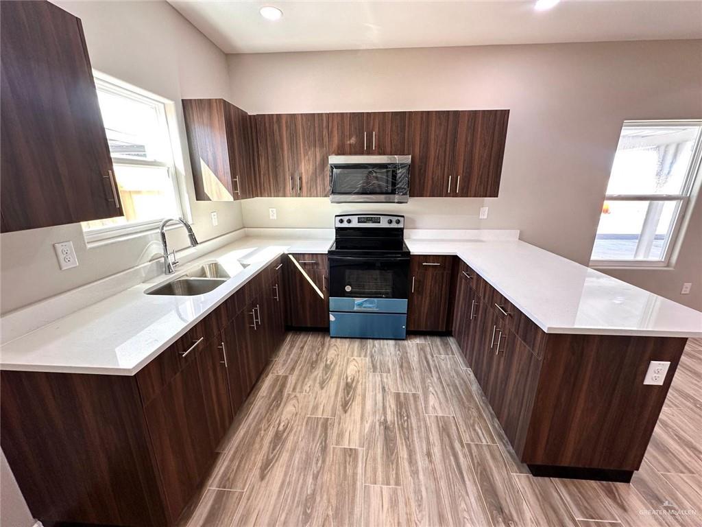 Photo 3 of 3908 Walnut Avenue #2