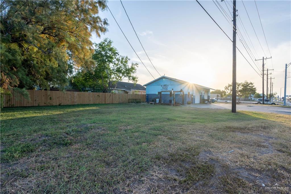 Photo 4 of 890 Milam Street