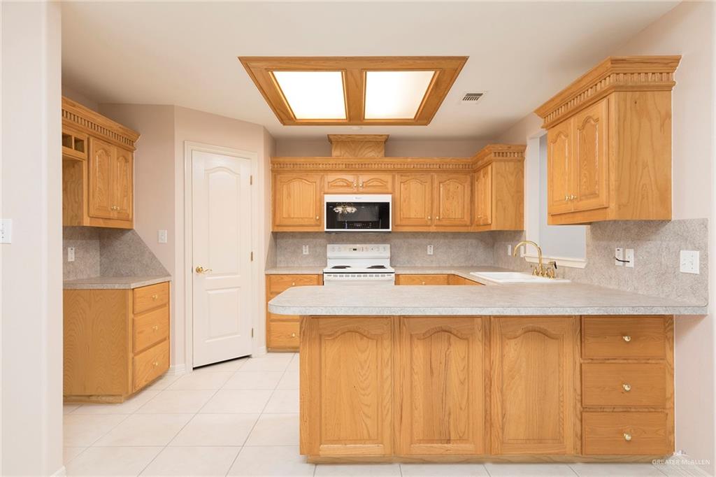 Photo 5 of 112 Saturn Street