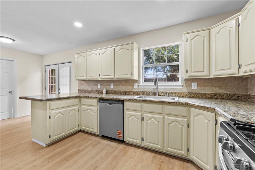 Photo 5 of 716 Bugambilia Avenue