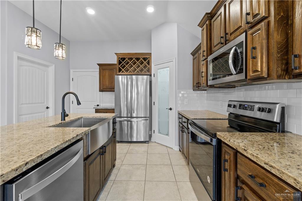 Photo 4 of 2108 27th Street