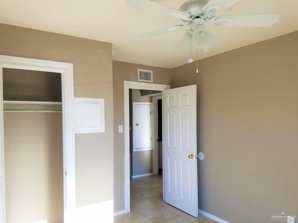 Photo 11 of 1803 Washington Avenue #8