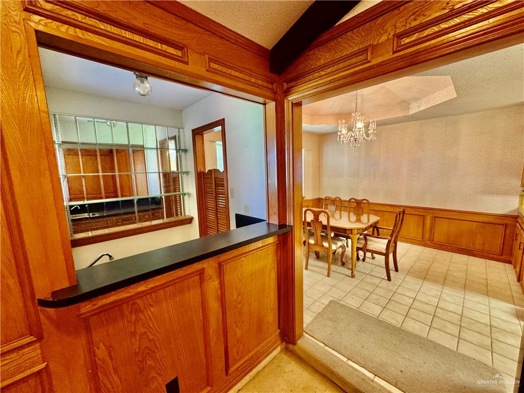 Photo 7 of 2024 Oriole Avenue