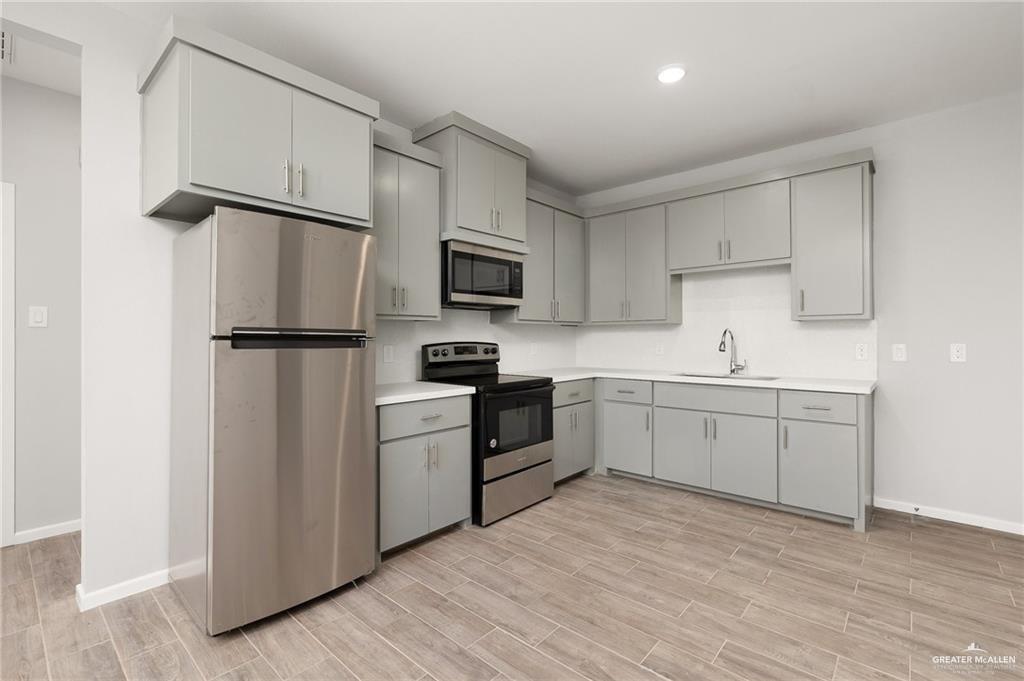 Photo 11 of 1601 Hyatt Avenue #14