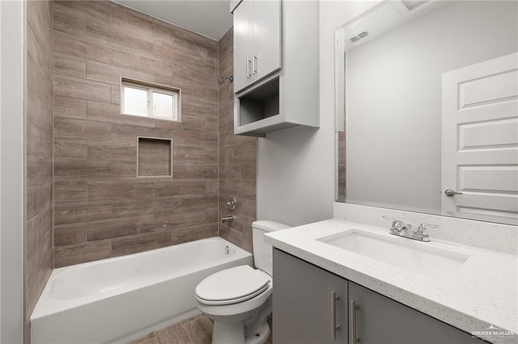 Photo 16 of 1601 Hyatt Avenue #14