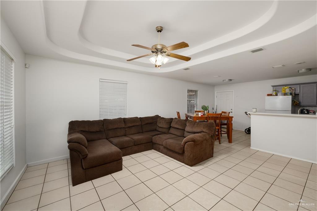 Photo 4 of 1609 Nassau Street