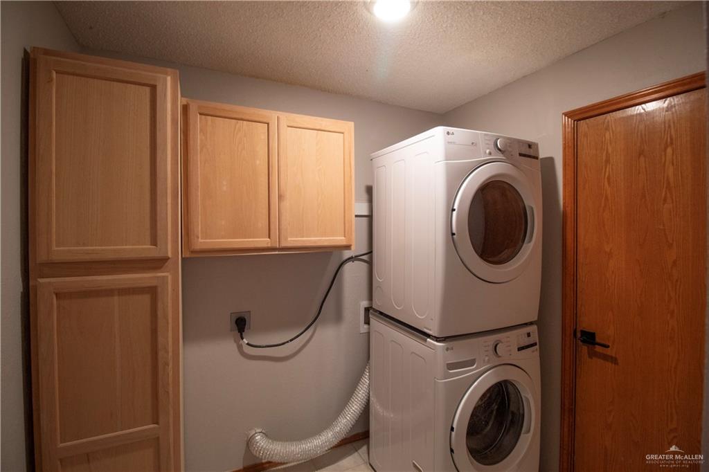 Photo 23 of 2105 Emory Avenue