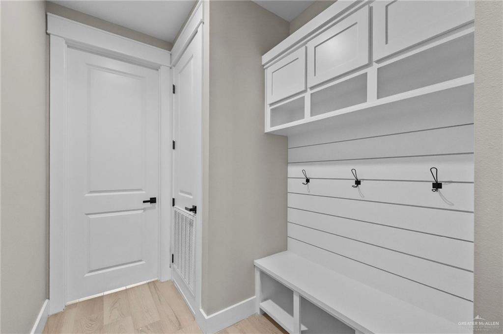 Photo 13 of 3200 Rabbit Run Avenue