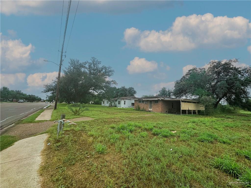Photo 4 of 408 Griffin Parkway