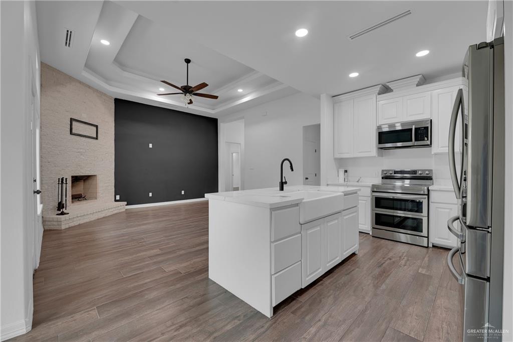 Photo 9 of 4000 Hackberry Avenue